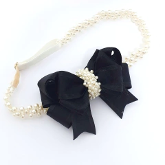 Laço Sophia Gorgurão e organza na faixa de pérolas com regulagem (Unidade) na internet