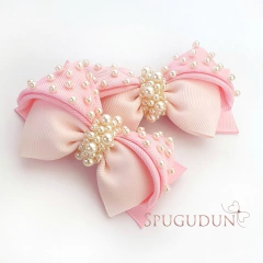 Laço borboleta cravejado de pérolas (Unidade)