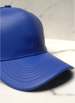 GORRA DE ECO CUERO - comprar online