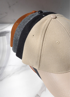 GORRA DE PAÑO Y ECO CUERO en internet