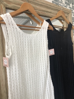 VESTIDO CALADO AMIRA en internet