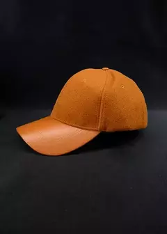 GORRA DE PAÑO Y ECO CUERO en internet