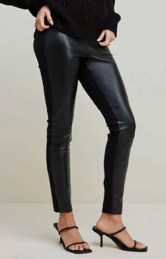 calça de couro preta com elanca atrás ambicione by anselmi 