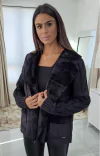 casaco feminino da malharia anselmi coleção inverno ambicione 2024 preto gamulã