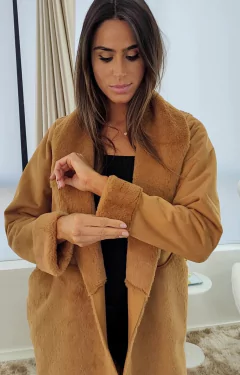 casaco feminino longo para o inverno da anselmi tricot 