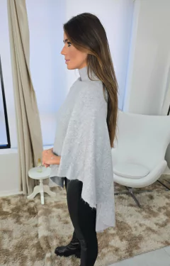 capa biamar cinza inverno frio assimétrica estilo poncho
