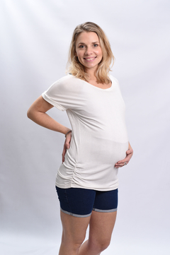 Remera bien amplia con frunce en los costados. Varios colores - comprar online