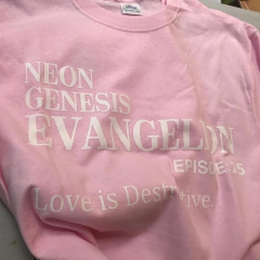 Remera Evangelion Love is destructive en internet