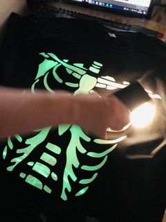 Remera Skeleton Radioactive - Space Edge