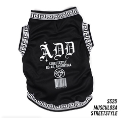 Musculosa STREET STYLE en internet