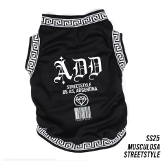 Musculosa STREET STYLE en internet