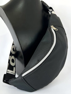 Riñonera Red Heart en internet