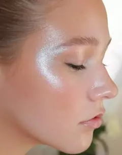 Iluminador líquido Intense Glow Pink21 - Ana Makeup Store
