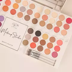 Makeup Studio - City Girl incluye 4 brochas, espejo y caja para transportar en internet