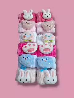 Muñequeras de peluche skincare
