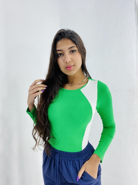 BODY CANELADO SUZI