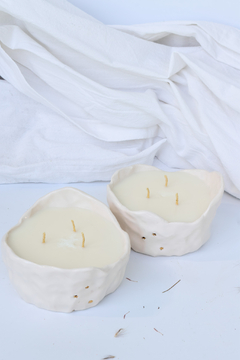 Vela cerámica beige con 3 estrellitas doradas - comprar online