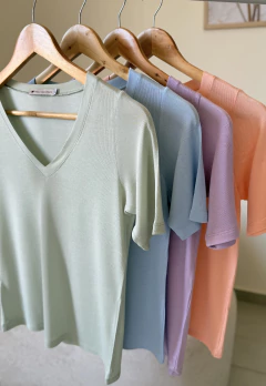 COMBO T-SHIRT LILY 4 PEÇAS na internet