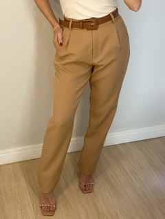 CALÇA ALFAIATARIA FRIDA CARAMELO na internet
