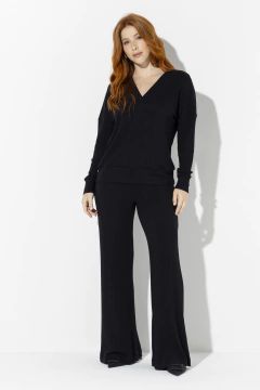 Blusa Manga Longa Decote V Canelado Preta (207802) - comprar online