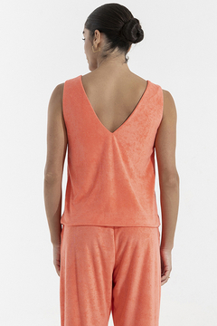 Regata Atoalhada Decote V Coral (2121) - comprar online