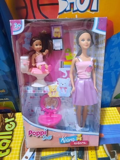 Kiara niñera Poppi doll