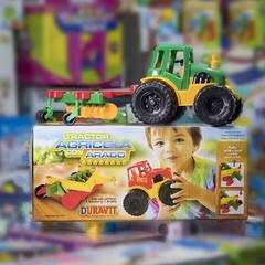 Tractor con arado - comprar online