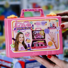 Valija Juliana diseño de uñas chica
