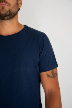 REMERA PIMA HOMBRE AZUL MARINO - La Couture