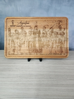 Tabla de madera tallada 45 x 30 cm. - Edición Especial Campeones 2022 en internet