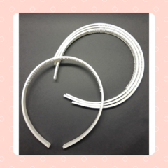 Tiara Plástica Fina com dente - 12 unidades - comprar online