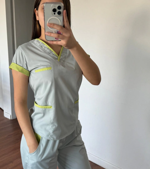 Ambo Mili Gris Perla con manzana, pantalón cargo - comprar online