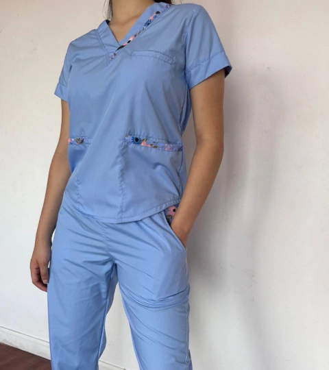 Ambo Delfi Celeste fuerte y estampado - comprar online