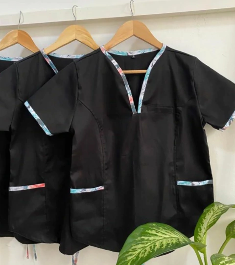 Ambo anto spandex negro con vivos plumitas - comprar online