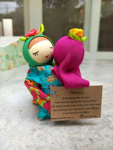 Bonequinha do Abraço