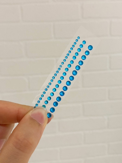 Strass autoadhesivo celeste variado mini
