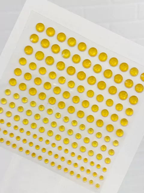Strass autoadhesivos neon y luminiscentes individuales amarillo