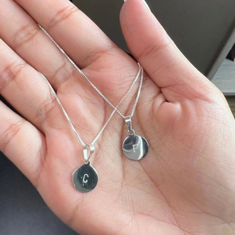 KIT - 2 COLARES INICIAL DELICATE -LETRA PERSONALIZADA