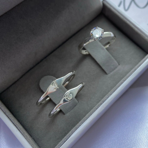 ALIANÇAS GIU NAMORO 1,5 MM PRATA - ANEL DE BRINDE