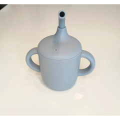 Vaso de silicona con sorbete y asas en internet