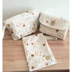 Kit Cambiador portátil + Neceser + Bolsita impermeable motivo Sky - comprar online