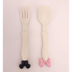 Set Tenedor y Cuchara Con Estuche Disney en internet