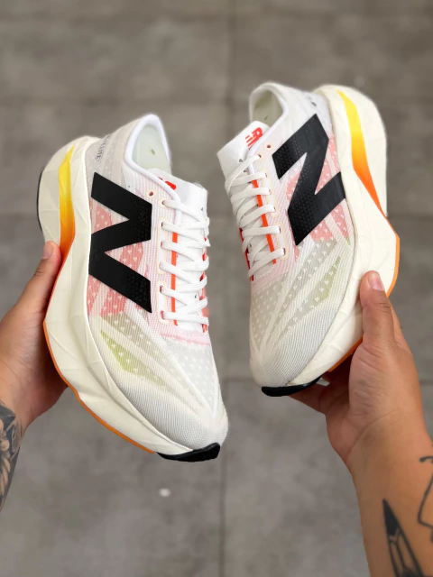 New balance Fuel cell rebel v4 - comprar online