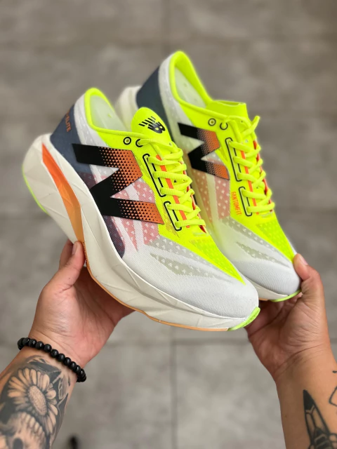 New balance Fuel cell rebel v4 - comprar online