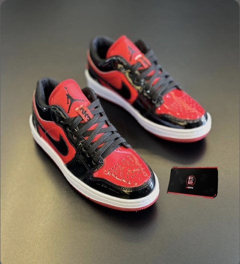 Nike Dunk Jordan - preto/vermelho brilhante