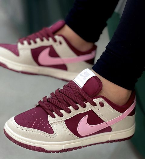 Nike Dunk SB - Rosa/vinho