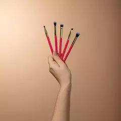 Kit de Pincéis para Olhos Essenciais - Niina Secrets na internet