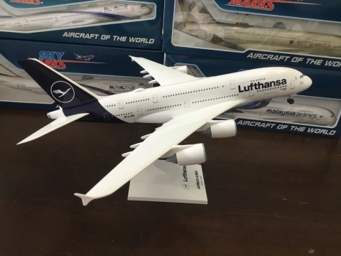 LUFTHANSA A380-800
