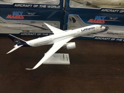 LUFTHANSA A350-900 NEW LIVERY