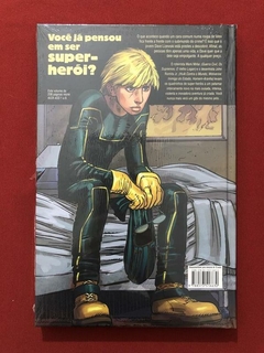 HQ - Kick-Ass: Quebrando Tudo! - Mark Millar - Novo - comprar online